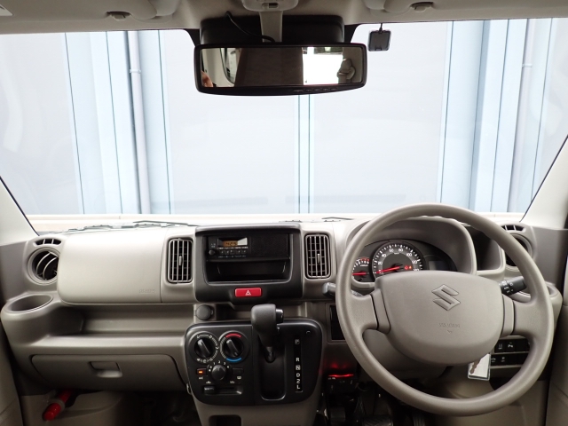 �C���p�l�摜�ɂȂ�܂��B�ԓ��͐��Ǝ҂ɂĎ����N���[�j���O�{�H�ς݂Ȃ̂ŁA��ϐ����ł��B