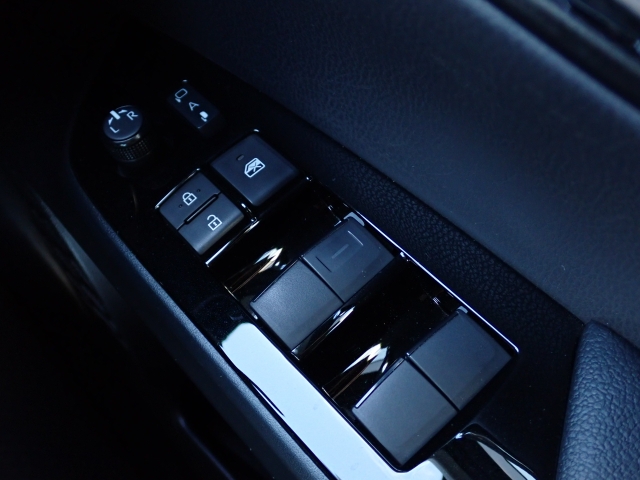 �d���i�[�h�A�~���[�d�l�B�I�[�g�|�W�V�����ɃZ�b�e�B���O���Ă����Ό��̎{���J���Ƀ����N���ăh�A�~���[�������ŊJ���܂��B�ƂĂ��֗��ł���B