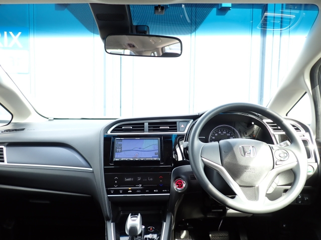 �C���p�l�摜�ɂȂ�܂��B�ԓ��͐��Ǝ҂ɂĎ����N���[�j���O�{�H�ς݂Ȃ̂ŁA��ϐ����ł��B