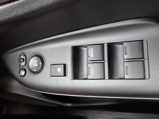 �d���i�[���h�A�~���[�E�p���[�E�B���h�E�������Ă��܂��B