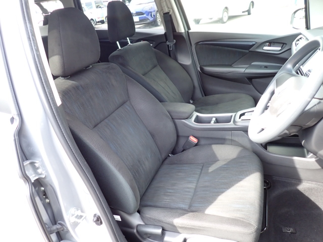 �t�����g�V�[�g�A��ԗǍD�ň��S�ł��B�傫�ȉ�����Ȃ����S�ł�