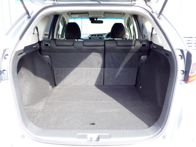 �ʏ펞�̃��P�b�W�X�y�[�X�ł��I�傫�ȊJ���ŉו��̏悹�~�낵���y�ɍs���܂��B