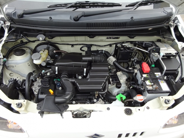 �G���W�����[�������ꂢ�ł���B�@�֋@�\�n���ǍD�ł��B�[�ԑO�ɓ_���������s���܂��B�G���W���I�C���E�I�C���t�B���^�[�E�G�A�R���t�B���^�[�E���C�p�[�S���͕K�������v���܂��B