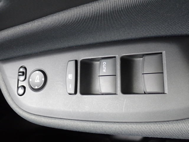 �d���i�[���h�A�~���[�E�p���[�E�B���h�E�������Ă��܂��B