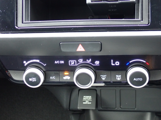 �I�[�g�G�A�R�������B���x�ݒ肪�o���āA�������K�ł���B