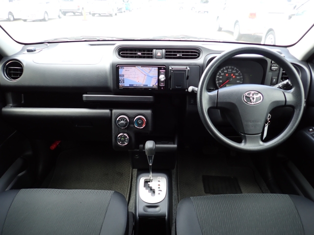 オリックス認定中古車は外部機関ＡＩＳの厳格な検査を全車実施し修復暦が無く状態の良い車両を厳選しておりますので安心してお買い求め頂けます！　保証も充実で安心！