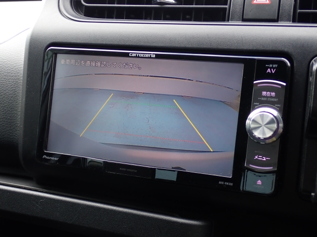 バックカメラも搭載しております。