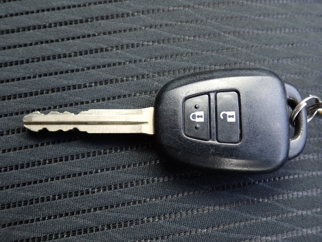 ★キーレスエントリー★ドアロック開閉も楽々です！少し離れた場所からの操作も可能です♪