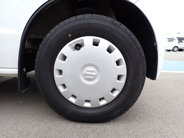 �ԑ̂̕��͋C�ƍ����Ă��鏃���z�C�[���L���b�v�d�l�ł��B