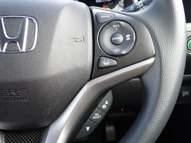 �y�N���[�Y�R���g���[���z�������H�ł̒��������s���y�Ɂ�A�N�Z���y�_���𓥂܂��Ɏԑ������ɕۂ��Ƃ��\�ł��B�O���̎ԗ������m���ĎԊԂ�ۂ悤�ɑ��x���߂��Ă���܂��I�I