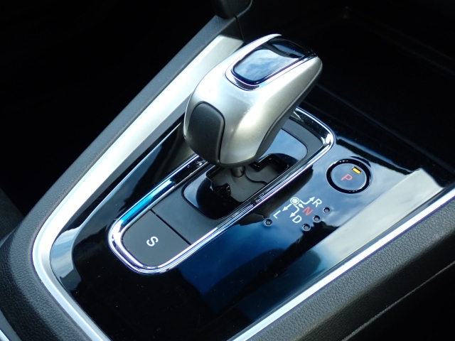 �V�t�g�m�u�̓X�����Ȃ��A���ꂢ�ȏ�Ԃł��B���ł��G��镔�������ꂢ���Ƒ�؂ɏ���Ă������Ƃ�������܂���B