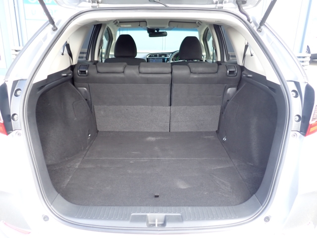 �ʏ펞�̃��P�b�W�X�y�[�X�ł��I�傫�ȊJ���ŉו��̏悹�~�낵���y�ɍs���܂��B