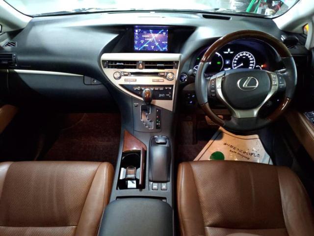 シートもブラウンのレザーで上質な座り心地です◎