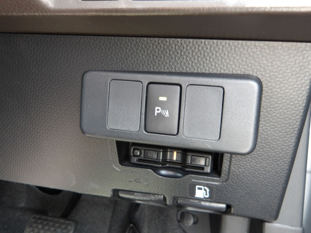 高速道路で便利なＥＴＣ車載器付きです。カードがあればご納車日から利用可能です。