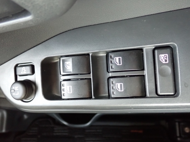 �d���i�[���h�A�~���[�E�p���[�E�B���h�E�������Ă��܂��B