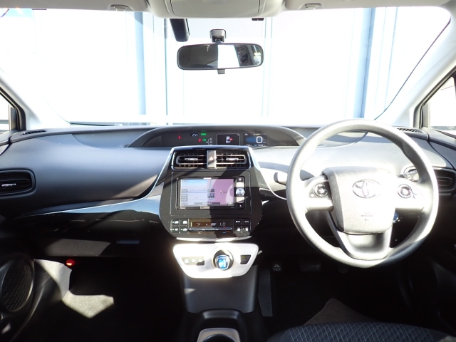 �C���p�l�摜�ɂȂ�܂��B�ԓ��͐��Ǝ҂ɂĎ����N���[�j���O�{�H�ς݂Ȃ̂ŁA��ϐ����ł��B