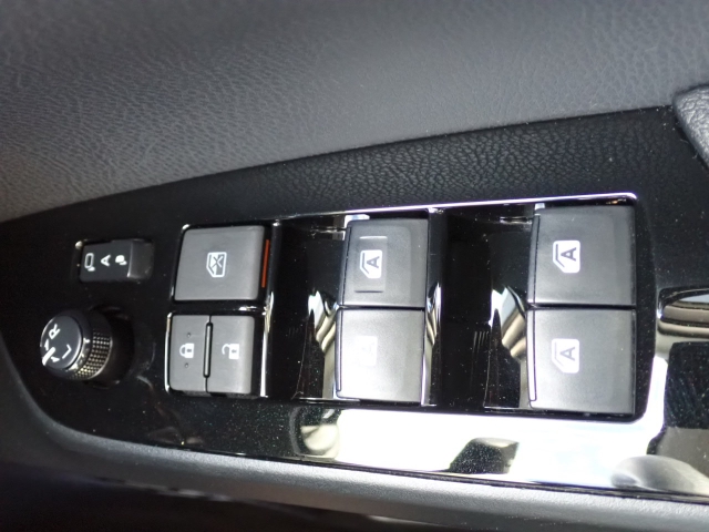 �d���i�[���h�A�~���[�E�p���[�E�B���h�E�������Ă��܂��B