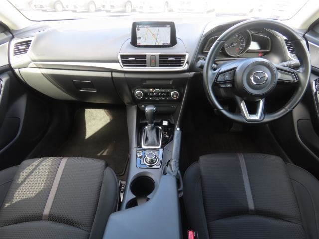 ���O���̐��|�E�K���X�n�{�f�B�R�[�e�B���O��CAR�N���[�j���O���Ǝ҂��{�H�������܂��̂ő�ϐ����B�I���b�N�X�����Ԃł݂͂Ȃ��܂ɉ��K�ȃh���C�u�����񑩁B