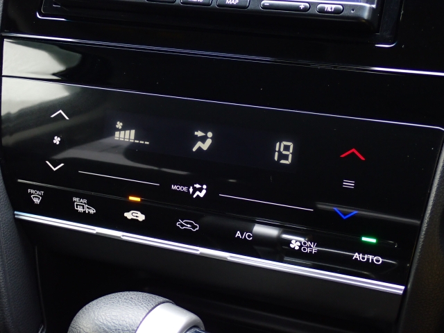 ���I�[�g�G�A�R������(^^�􁚎����������y�X�I����p�l����X�C�b�`���㎿�ő��쐫���ǍD�ł��B