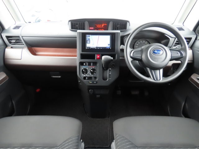 ���O���̐��|�E�K���X�n�{�f�B�R�[�e�B���O��CAR�N���[�j���O���Ǝ҂��{�H�������܂��̂ő�ϐ����B�I���b�N�X�����Ԃł݂͂Ȃ��܂ɉ��K�ȃh���C�u�����񑩁B