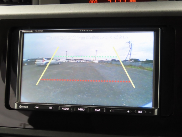 �o�b�N�J�����𑕔����Ă���܂��B���Ԏ��ɑ�ϖ𗧂��܂����^�]�����ȕ��̖����ɂȂ��Ă���܂��B