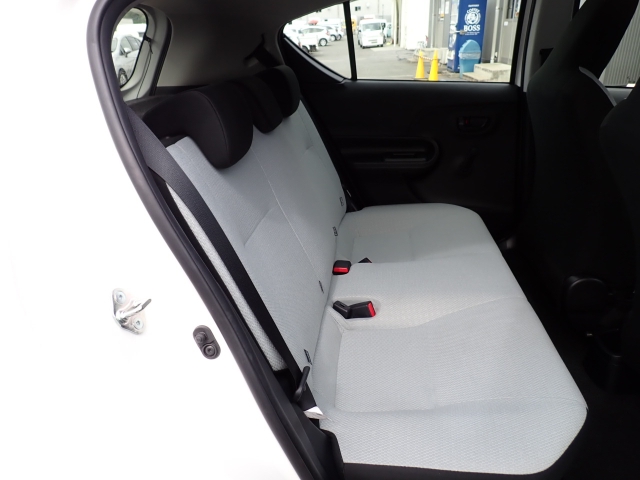 リヤシートになります。ぜひご来店頂き、状態をご確認ください。