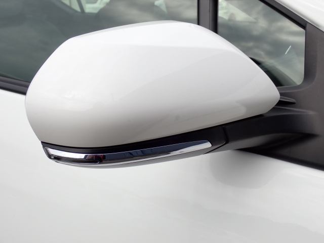 オリックス認定中古車は全車鑑定書付き。株式会社AISの検査を全車両に実施し1台ごとに評価点のついた認定書の発行を行っております。