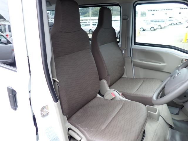 �t�����g�V�[�g�A��ԗǍD�ň��S�ł��B�傫�ȉ�����Ȃ����S�ł�