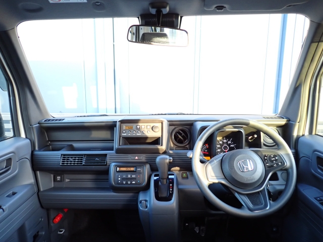 �C���p�l�摜�ɂȂ�܂��B�ԓ��͐��Ǝ҂ɂĎ����N���[�j���O�{�H�ς݂Ȃ̂ŁA��ϐ����ł��B