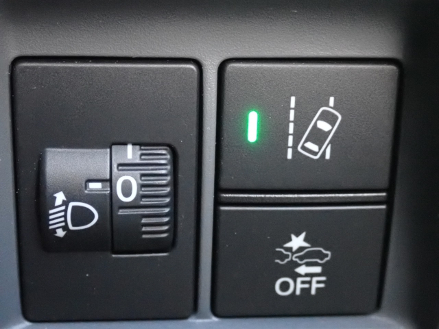 �Փˉ���y���u���[�L�A���s���ɑO���̎ԗ�����F�����A�Փ˂������Ȏ��͌x��ƃu���[�L�ŏՓˉ�����A�V�X�g�B�����S�Ƀh���C�u�����y���݂��������܂���