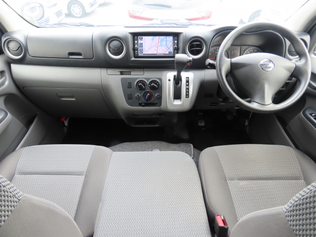 �ԓ��͐��Ǝ҂ɂĎ����N���[�j���O�{�H�ς݂Ȃ̂ŁA��ϐ����ł��B�I���b�N�X�����Ԃł݂͂Ȃ��܂ɉ��K�ȃh���C�u�����񑩂��܂��B