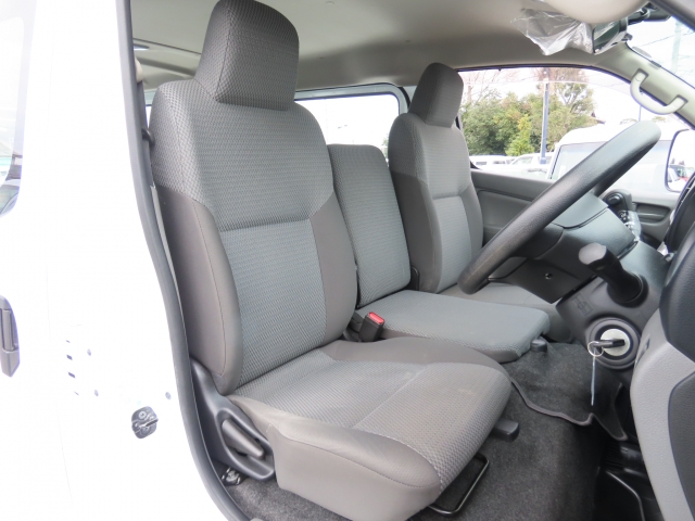 �t�����g�V�[�g����ԗǍD�ł���B�傫�ȉ�����Ȃ��A���S�ł��B����S�n�������ł���B