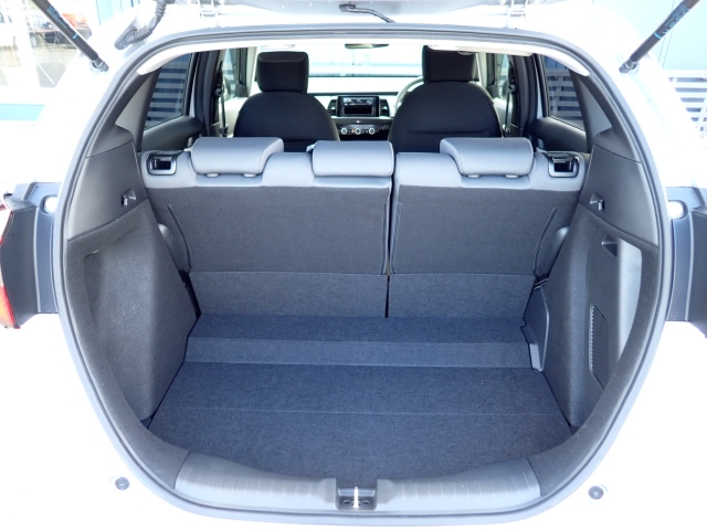 �ʏ펞�̃��P�b�W�X�y�[�X�ł��I�傫�ȊJ���ŉו��̏悹�~�낵���y�ɍs���܂��B