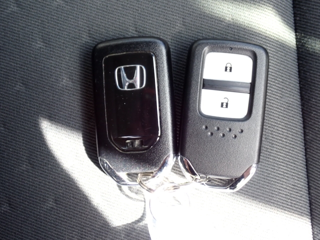 �X�}�[�g�L�[�����I�L�[���|�P�b�g��o�b�O�ɓ��ꂽ�܂܁A�h�A���b�N�̊J���E�{���E�G���W���n�����\�ł��B