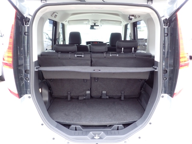 �׎��ɂ̓V�F�[�h���t���Ă܂�