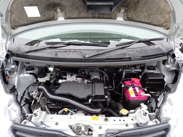 �G���W�����[�������ꂢ�ł���B�@�֋@�\�n���ǍD�ł��B�[�ԑO�ɓ_���������s���܂��B�G���W���I�C���E�I�C���t�B���^�[�E�G�A�R���t�B���^�[�E���C�p�[�S���͕K�������v���܂�