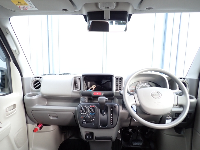 �C���p�l�摜�ɂȂ�܂��B�ԓ��͐��Ǝ҂ɂĎ����N���[�j���O�{�H�ς݂Ȃ̂ŁA��ϐ����ł��B