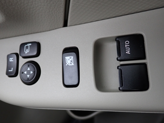 �O�Ȃ̑��̊J�͓d���ɂȂ�܂��̂ŁA�֗��ł���ˁB