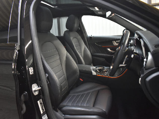 県内最大級の大型展示場！更にガレージ完備！専門店だからできる幅広いラインナップ！ご希望の車種がない場合もお気軽にお申し付け下さい。当社ネットワークでご希望の車両を探して参ります。