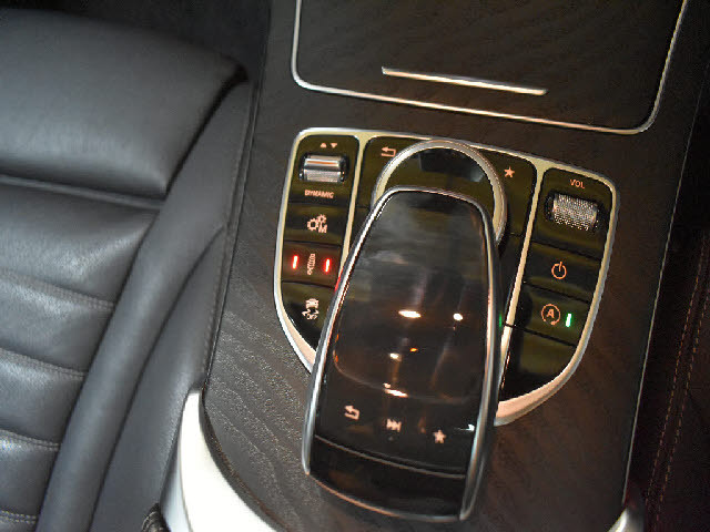 当社では全車充実の無料アフターサービス付です！全車無料２年保証＆年３回３年間エンジンオイル交換無料＆ポリマーメンテナンス施工＆関東圏外陸送納車費用無料サービス中。詳しくはホームページをご覧ください。