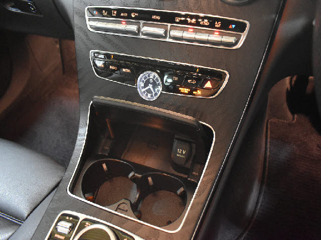 掲載以外の画像も当店ＨＰにて多数公開中です！ご来店が難しい方でも安心して購入していただけるよう細部まで掲載しております。専門店ならではの良質な中古車のみを販売しております。