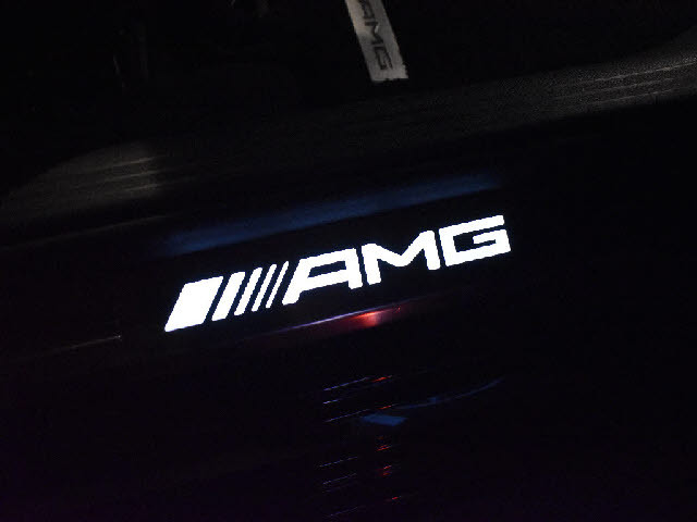 全車店頭にて展示中！お越し頂ければ現車確認が可能です。お気軽にお越しくださいませ。専門スタッフが細かくご説明させて頂きますので輸入車にご不安がある方でも安心です。