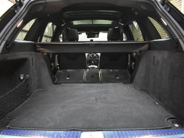 全車店頭にて展示中！お越し頂ければ現車確認が可能です。お気軽にお越しくださいませ。専門スタッフが細かくご説明させて頂きますので輸入車にご不安がある方でも安心です。