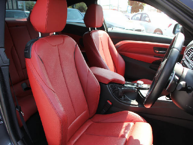 全車店頭にて展示中！お越し頂ければ現車確認が可能です。お気軽にお越しくださいませ。専門スタッフが細かくご説明させて頂きますので輸入車にご不安がある方でも安心です。