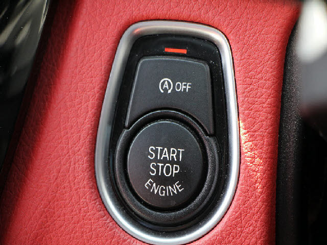 県内最大級の大型展示場！更にガレージ完備！専門店だからできる幅広いラインナップ！ご希望の車種がない場合もお気軽にお申し付け下さい。当社ネットワークでご希望の車両を探して参ります。