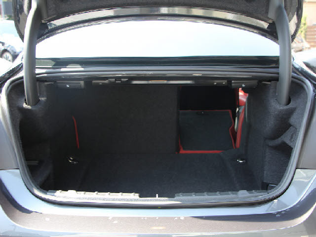 当社では全車充実の無料アフターサービス付です！全車無料２年保証＆年３回３年間エンジンオイル交換無料＆ポリマーメンテナンス施工＆関東圏外陸送納車費用無料サービス中。詳しくはホームページをご覧ください。