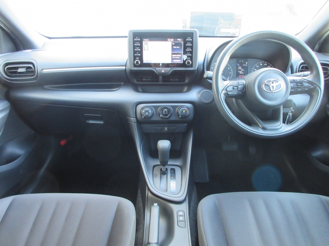 ���O���̐��|�E�K���X�n�{�f�B�R�[�e�B���O��CAR�N���[�j���O���Ǝ҂��{�H�������܂��̂ő�ϐ����B�I���b�N�X�����Ԃł݂͂Ȃ��܂ɉ��K�ȃh���C�u�����񑩁B