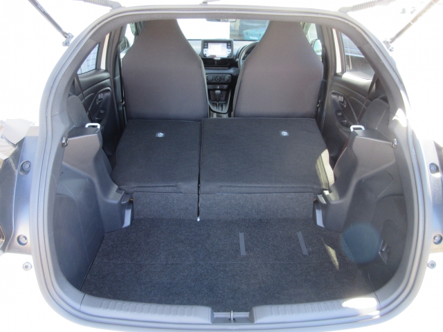 �Q��ڃV�[�g��|���΁A�����̗l�ȃX�y�[�X���m�ۏo���܂��B�����V�[�g�Ȃ̂Ŏg�p�p�r�ɍ��킹�ĕБ������|�������\�ł���