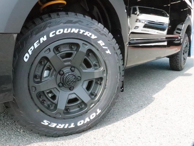 �����ɂ́AMG�A�[�}�[�𑕒���TOYO�I�[�v���J���g���[�^�C�����C���X�g�[���I