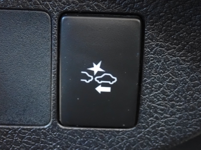 �Փˉ���y���u���[�L�A���s���ɑO���̎ԗ�����F�����A�Փ˂������Ȏ��͌x��ƃu���[�L�ŏՓˉ�����A�V�X�g�B�����S�Ƀh���C�u�����y���݂��������܂���